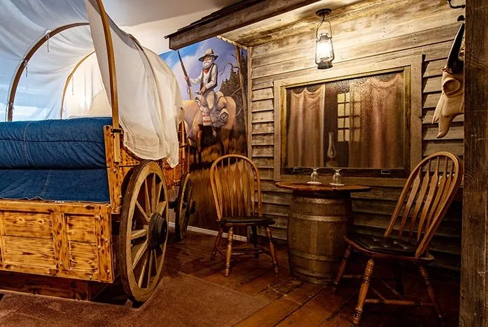Oregon Trail suite, view 4