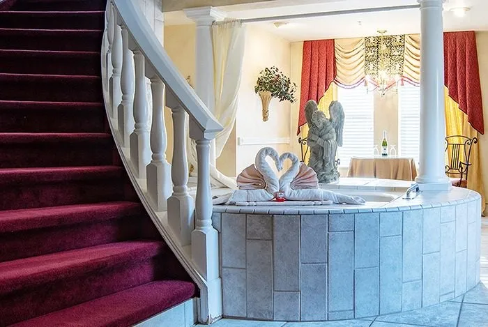 Romeo & Juliet suite, view 4