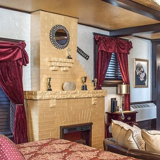 Hollywood Romance Theater suite, view 3