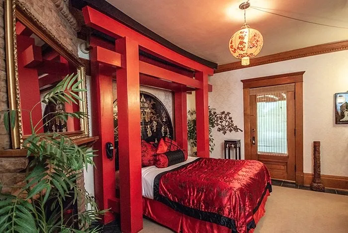 Oriental Gardens suite, view 4