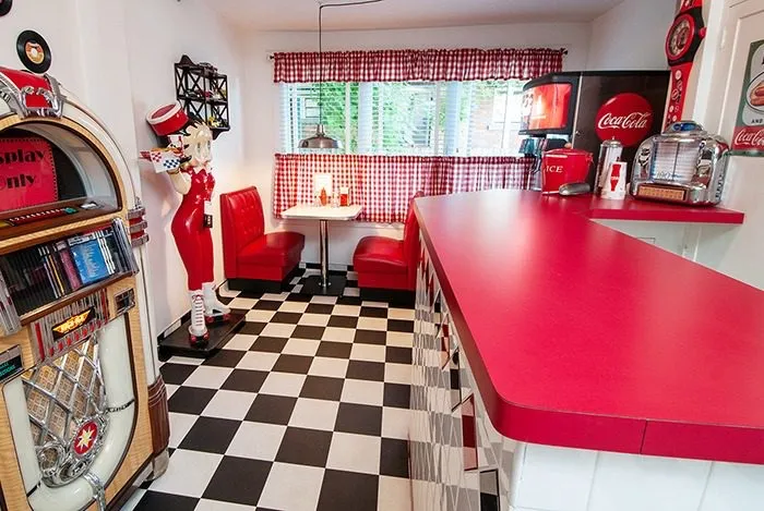 Joanie’s Diner suite, view 4