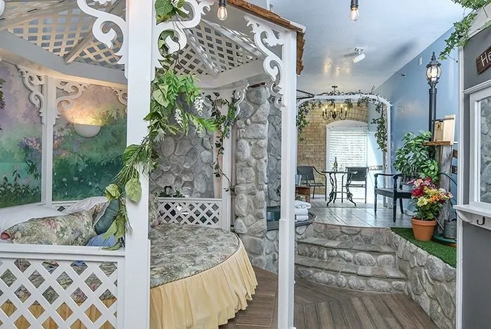Country Garden suite, view 4