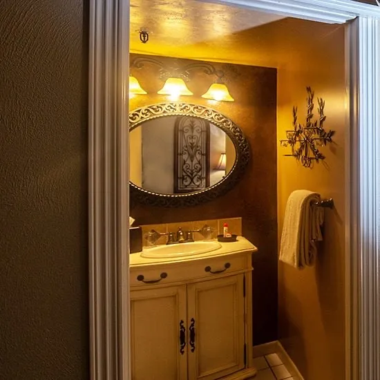 Romeo’s Retreat suite, view 3