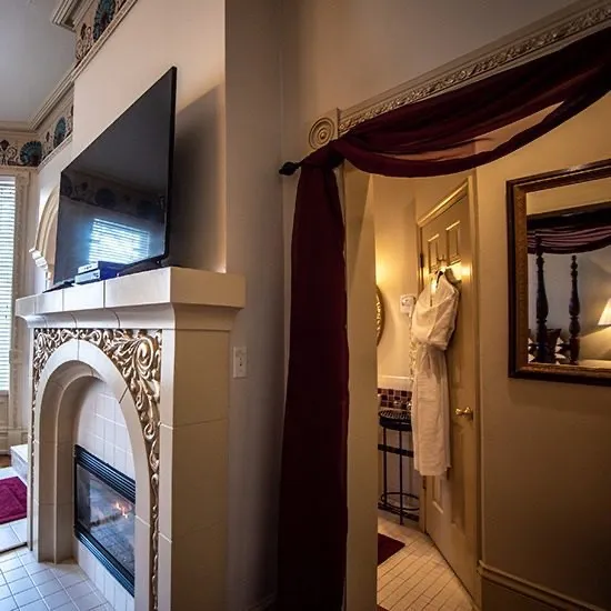 The Anniversary Inn Suite suite, view 3